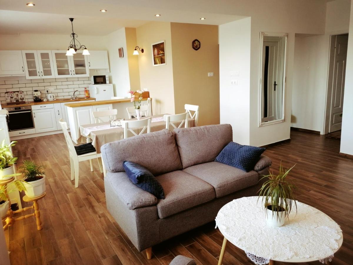 Elisoria Apartments 체르젝토마 외부 사진
