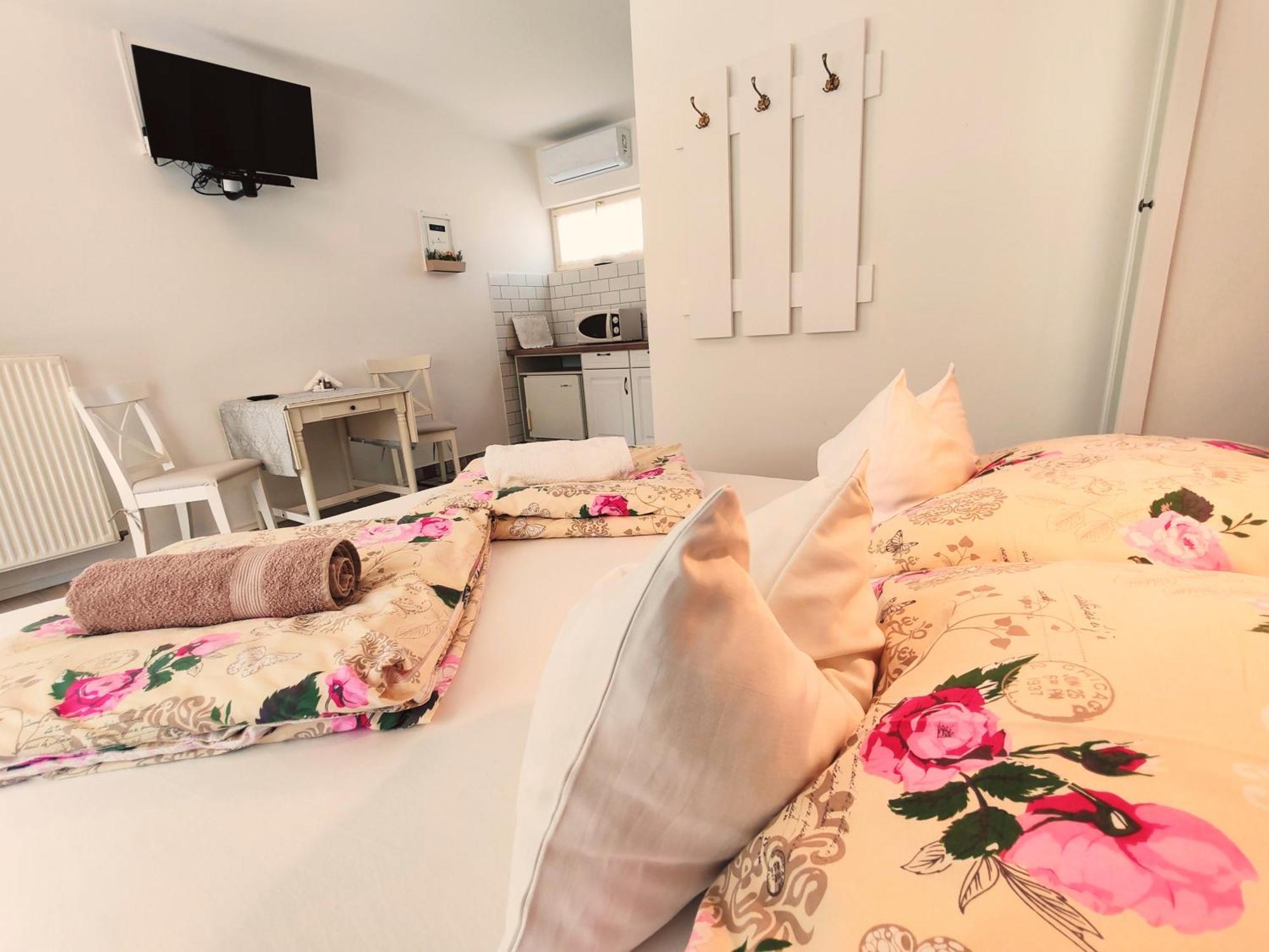 Elisoria Apartments 체르젝토마 외부 사진