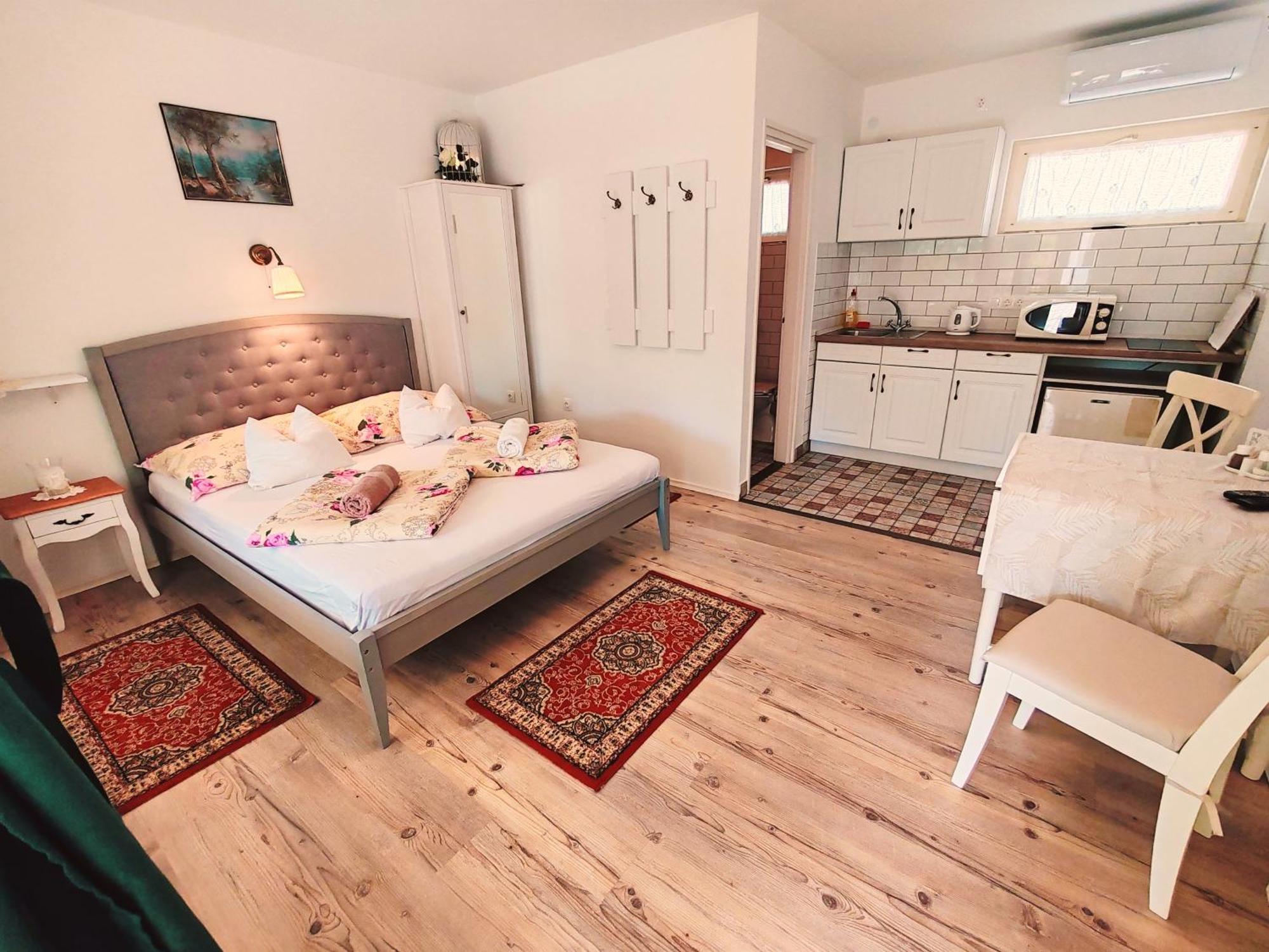 Elisoria Apartments 체르젝토마 외부 사진