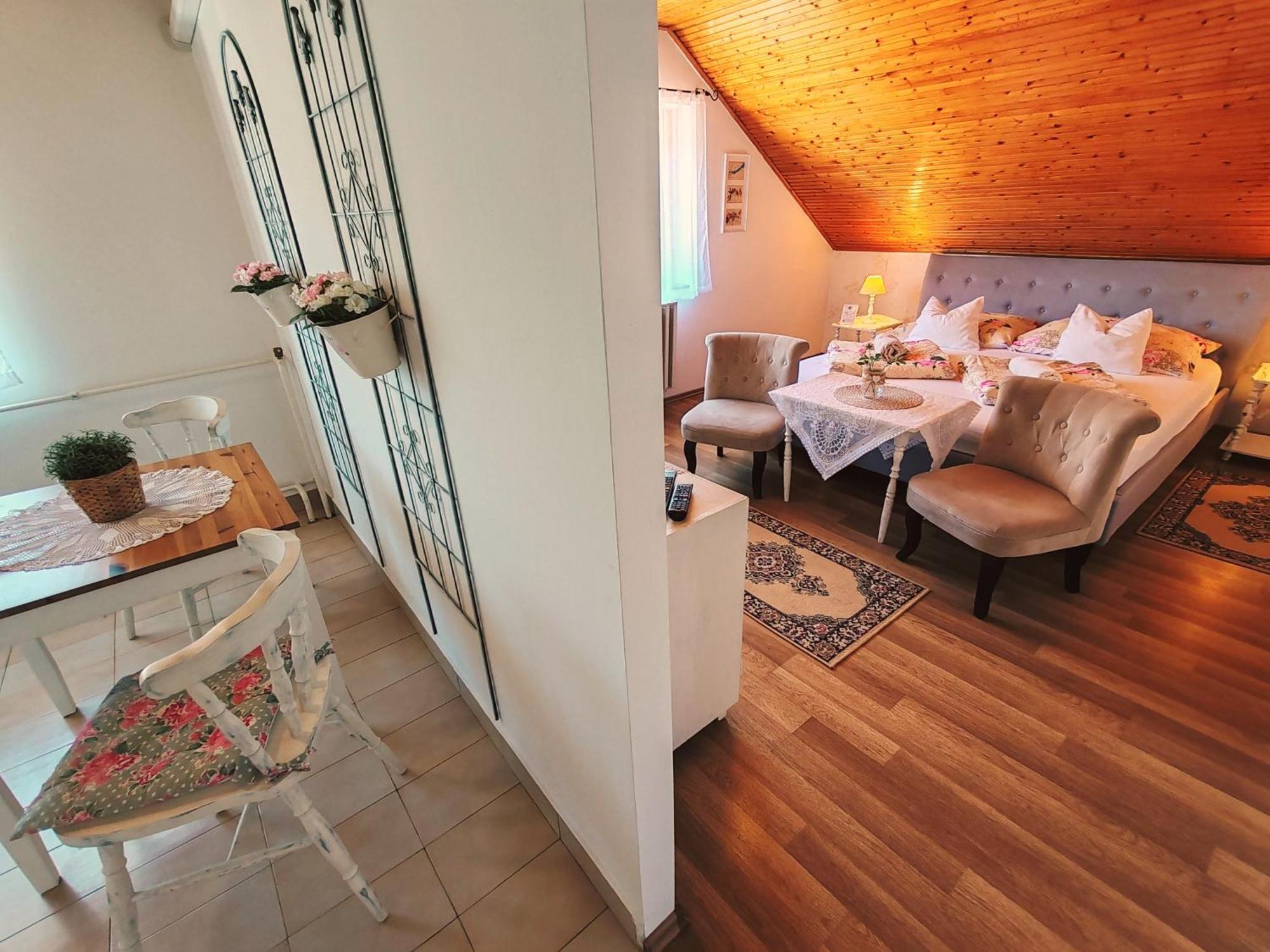 Elisoria Apartments 체르젝토마 외부 사진